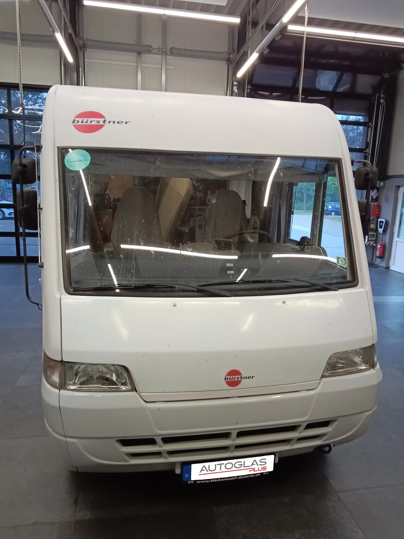 Bürstner I647 Elegance Wohnmobil bei Autoglas Plus
