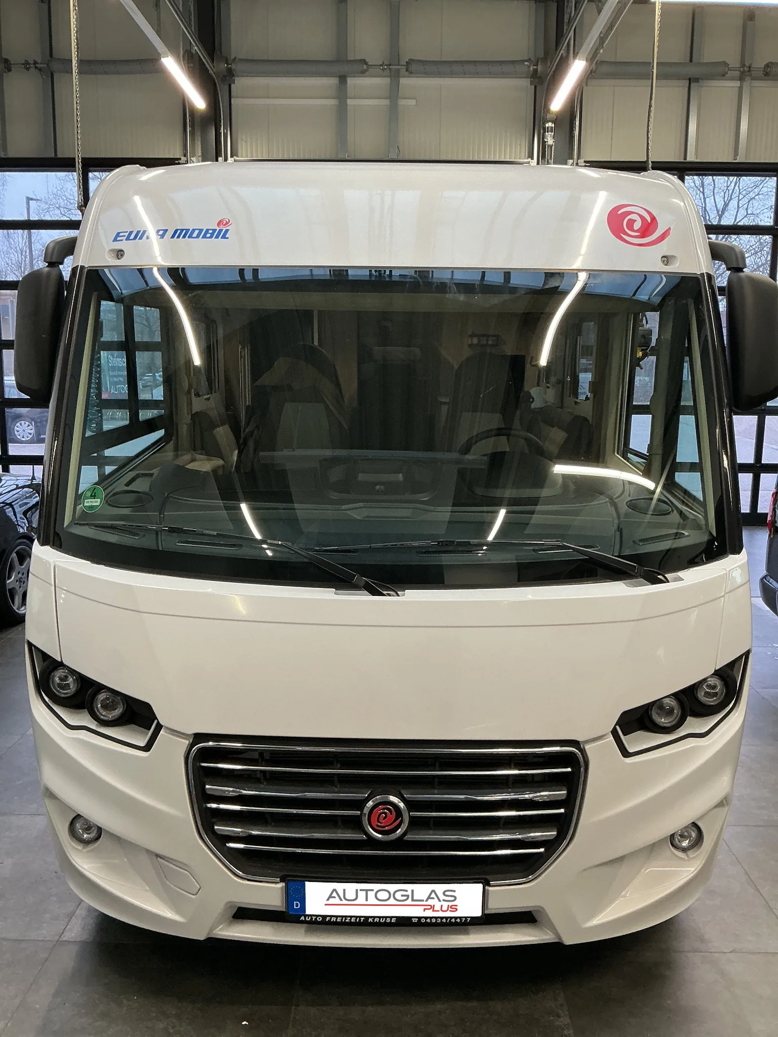 Eura Mobil Wohnmobil auf Stellantis-Basis bei Autoglas Plus